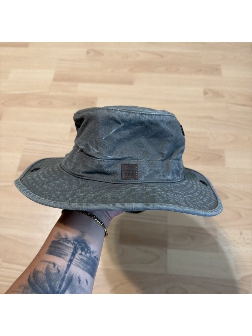 Tilley Endurables Hat Safari Fitted Mens 7 1/4 Green Airflo UPF Chin Strap